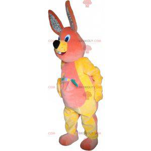 Mascote coelho de pelúcia com orelhas pintadas - Redbrokoly.com