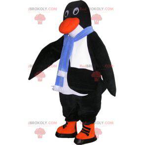 Mascote pinguim realista em preto e branco com acessórios -