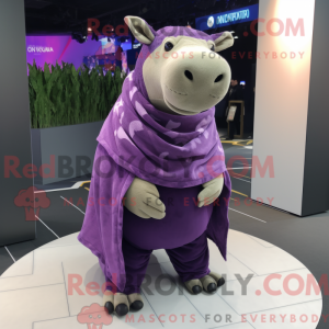 Fantasia de mascote de anta roxa com casaco e cachecóis - Mascotes Tapir - REBROKO_221643 - RedBrokoly.com
