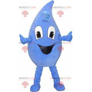 Riesiges und lächelndes Wassertropfenmaskottchen.