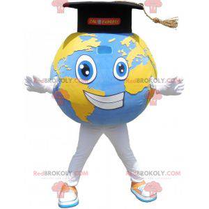 Mascote gigante do planeta Terra com chapéu de pós-graduação -
