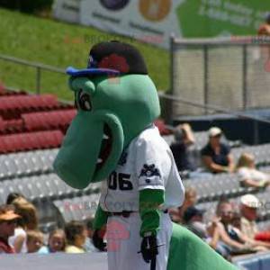 Mascota de cocodrilo verde en traje de hockey blanco -