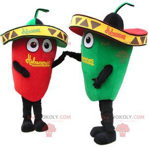 2 mascotas un pimiento verde y un pimiento rojo con sombreros -