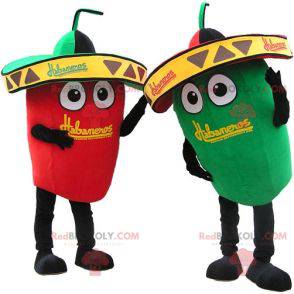 2 mascotes um pimentão verde e um pimentão vermelho com chapéus