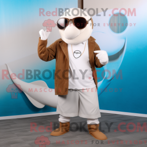 Hnědá postava maskota...