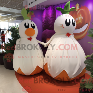 Peach Aubergine maskot...