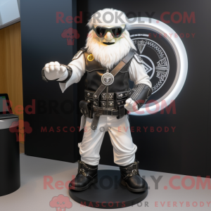 White Celtic Shield maskot...