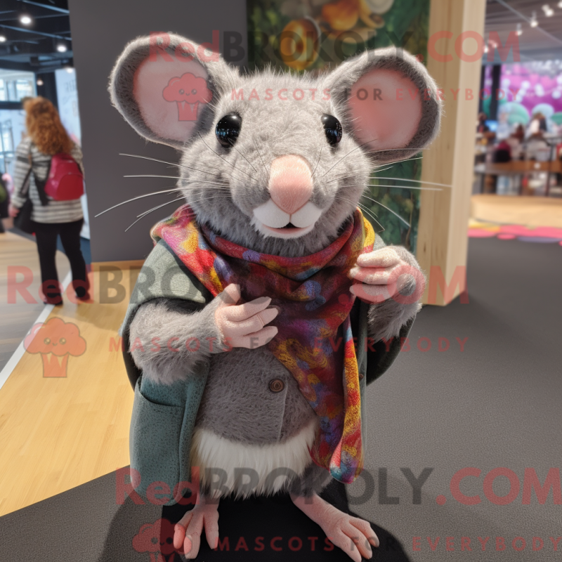 Fantasia de mascote de rato com cardigã e cachecóis - Mascotes de ratos - REBROKO_227870 - RedBrokoly.com