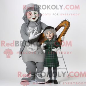 Šedá postava maskota...