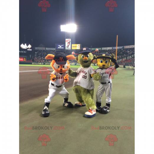 3 mascotes, um gato laranja, um alienígena e um rato -