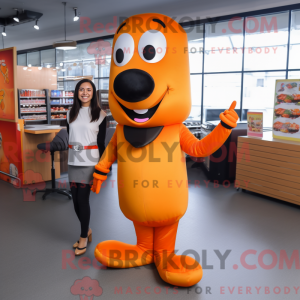 Orange Hot Dog maskot...