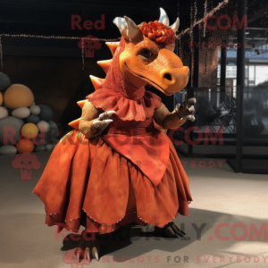 Rust Triceratops maskot...