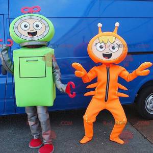 2 mascottes een groene robot en een oranje rivierkreeft -