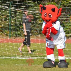 Červený ďábel maskot imp ve sportovním oblečení - Redbrokoly.com