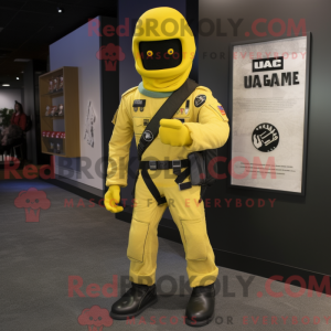 Mascotte de Gi Joe jaune...
