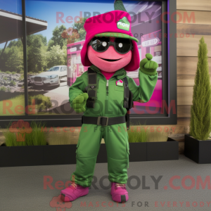 Magenta groene baret...