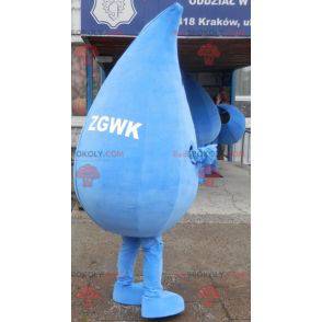 Riesiges und lächelndes Wassertropfenmaskottchen. Anzug fallen