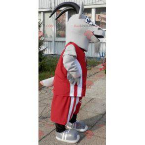 Mascot deporte cabra. Traje de cabra gris en ropa deportiva -