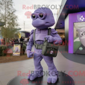 Fantasia de mascote Para Commando lavanda com gola alta e pastas - Mascotes do Para Commando - REBROKO_233465 - RedBrokoly.com