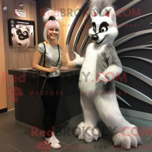 Sølv Skunk-maskotdraktfigur...