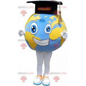 Mascote gigante do mapa-múndi com chapéu de pós-graduação -