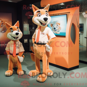 Peach Dingo Maskottchen...