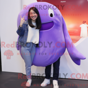 Lilla Beluga Whale maskot...