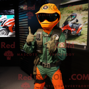 Orange Grøn Beret maskot...