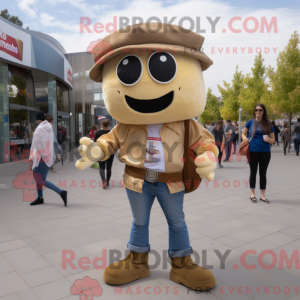 Beige Moussaka maskot...