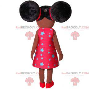 African girl mascot with two large quilts - Redbrokoly.com