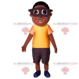 Mascotte del giovane ragazzo africano con grandi occhiali -