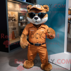 Rust Jaguarundi maskot...