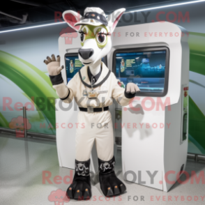 Esta figura de máscara de ocapi é usada com uma camisa polo e um casaco - Mascotes Okapi - REBROKO_237641 - RedBrokoly.com