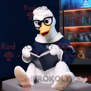 Maskotka Navy Swans to...
