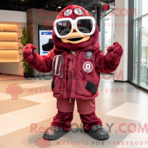 Maroon anheng maskot...
