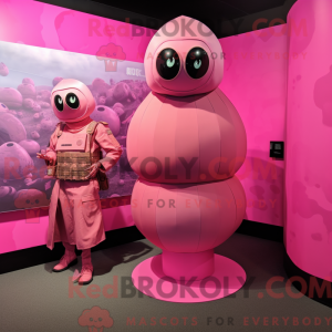Rosa granatmaskotdraktfigur...