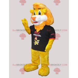 Grande mascote leão amarelo macio com uma camiseta -