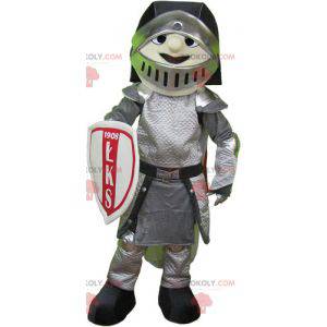 Cavaleiro mascote em armadura com capacete e escudo -