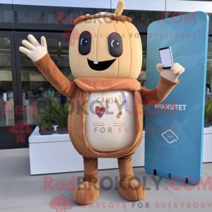 Tan Croissant maskot...