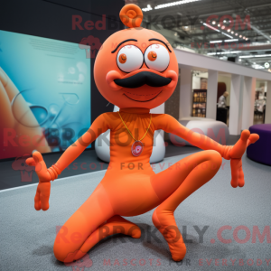 Oranžová postava maskota...