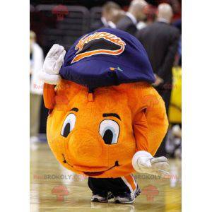 Mascotte de ballon de basket orange avec une casquette -