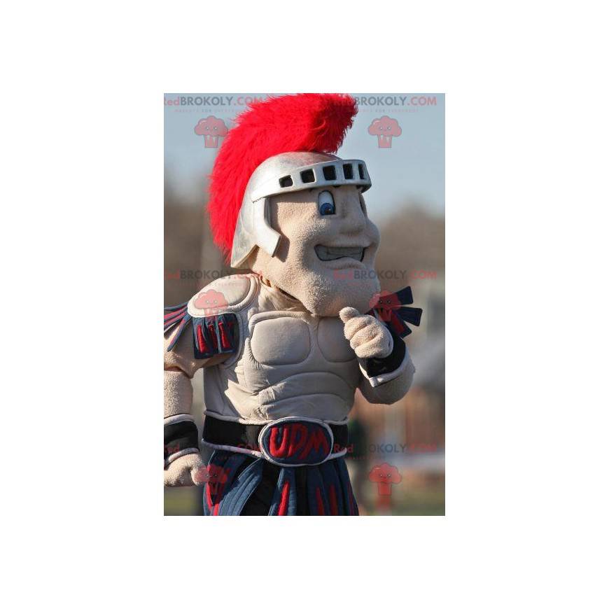 Fröhliches Rittermaskottchen mit Helm und grauer Rüstung - Fröhliches Rittermaskottchen mit Helm und grauer Rüstung -
