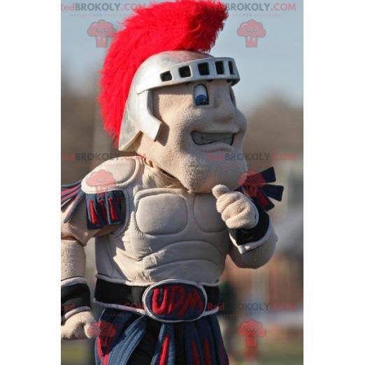 Veselý rytíř maskot s přilbou a šedé brnění - Redbrokoly.com