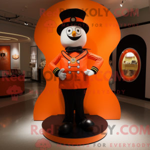 Orange Ring Master maskot...