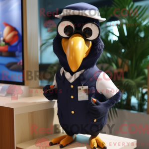 Postava maskota Navy Tucan...