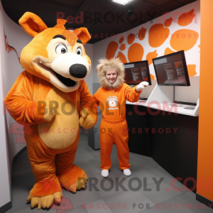 Mascotte de sanglier orange...