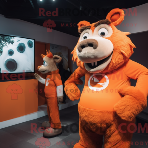 Mascotte de sanglier orange...
