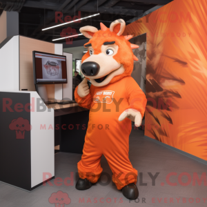 Mascotte de sanglier orange...
