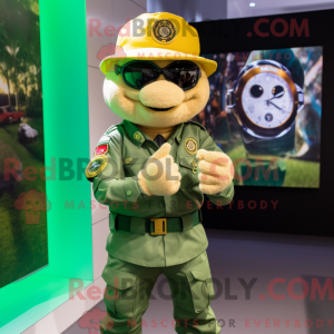 Gold Green Beret maskot...