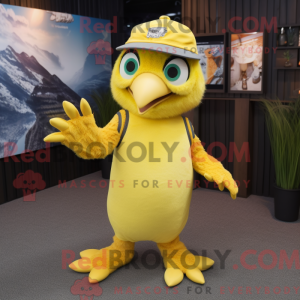 Gul Falcon maskot...